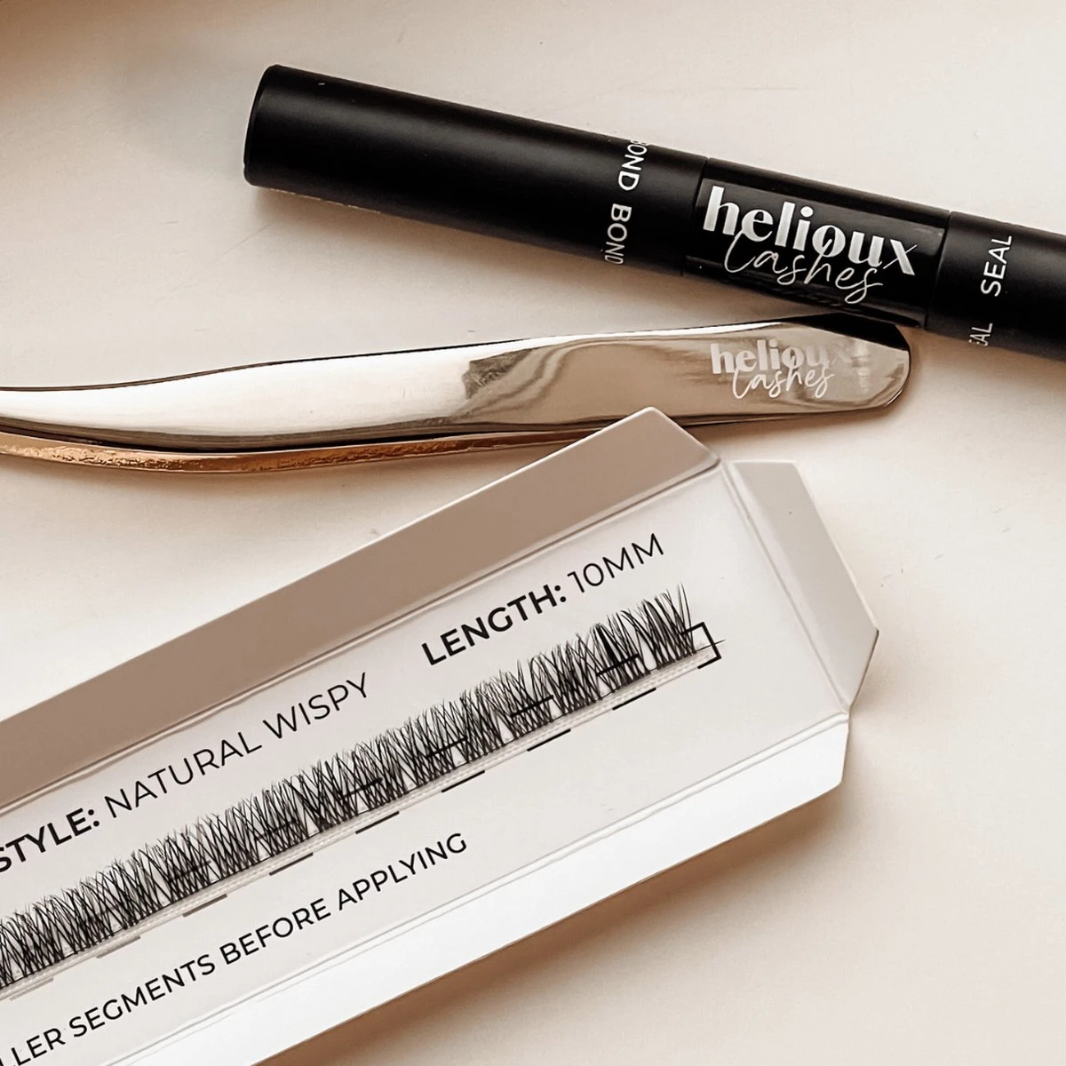 Helioux® - Quicklashes Nepwimpers - DIY Wimpersextensions Voor Thuis - 8mm - Blijven 5+ Dagen Zitten - Complete Set Incl. Wimpers, Lijm, Remover, Pincet - Herbruikbaar - Falscara 7 Helioux® - Quicklashes Nepwimpers - DIY Wimpersextensions Voor Thuis - 8mm - Blijven 5+ Dagen Zitten - Complete Set Incl. Wimpers, Lijm, Remover, Pincet - Herbruikbaar - Falscara - Afbeelding 7