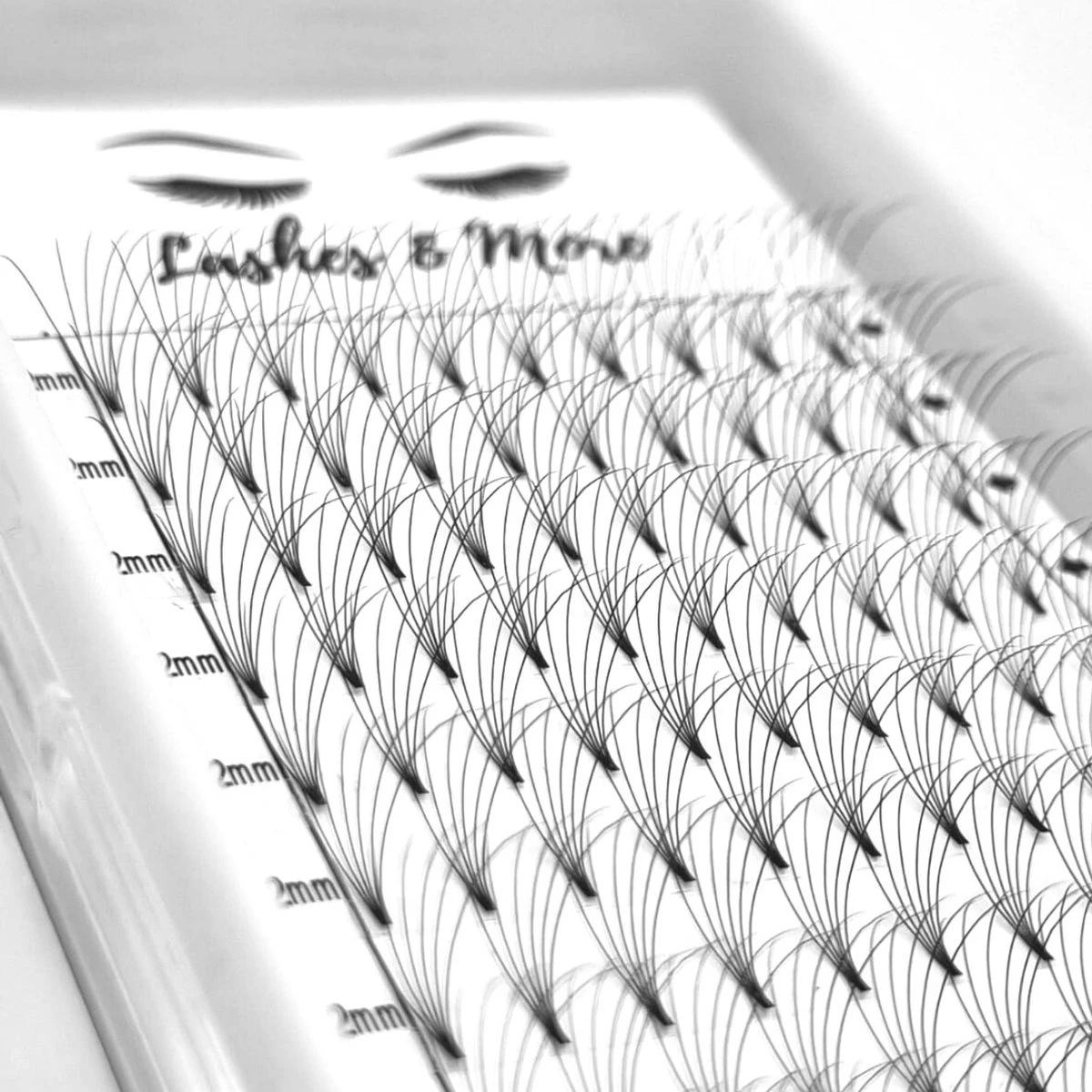 Lashes & More - Nepwimpers - 6D 11mm 0.07 D Krul - Pre-Made Volume Fans – Russian Volume – Pre-Made Fans- Wimperextensions – Wimper Extensions - Verkrijgbaar In Lengte 8mm Tot 15mm 2 Lashes & More - Nepwimpers - 6D 11mm 0.07 D Krul - Pre-Made Volume Fans – Russian Volume – Pre-Made Fans- Wimperextensions – Wimper Extensions - Verkrijgbaar In Lengte 8mm Tot 15mm - Afbeelding 2