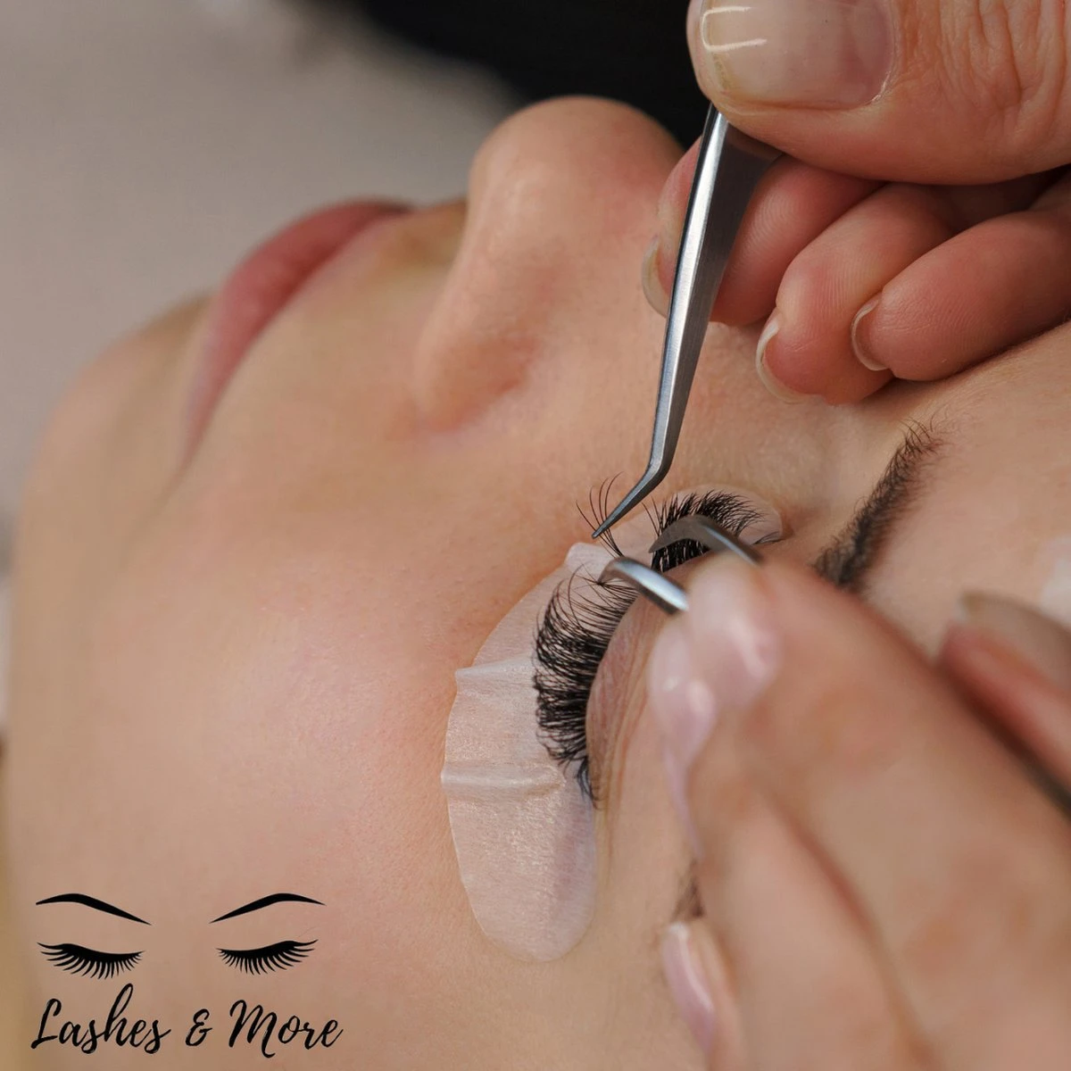 Lashes & More - Wimperextensions - One By One - D Krul – Dikte 0.20 – Lengte Mixed – 16 Rijen In Een Tray - Nepwimpers - Flat Lashes - Verkrijgbaar In C En D Krul En In Dikte 0.15 En 0.20 3 Lashes & More - Wimperextensions - One By One - D Krul – Dikte 0.20 – Lengte Mixed – 16 Rijen In Een Tray - Nepwimpers - Flat Lashes - Verkrijgbaar In C En D Krul En In Dikte 0.15 En 0.20 - Afbeelding 3