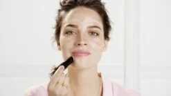 Bourjois Foundcealer Foundation - 110 Vanille Clair -Cosmetisch Kortingswinkel 1200x675 4