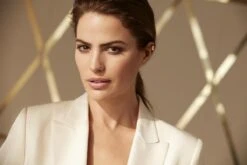 Max Factor Miracle Second Skin Foundation - 06 Golden Medium -Cosmetisch Kortingswinkel 1200x800 13