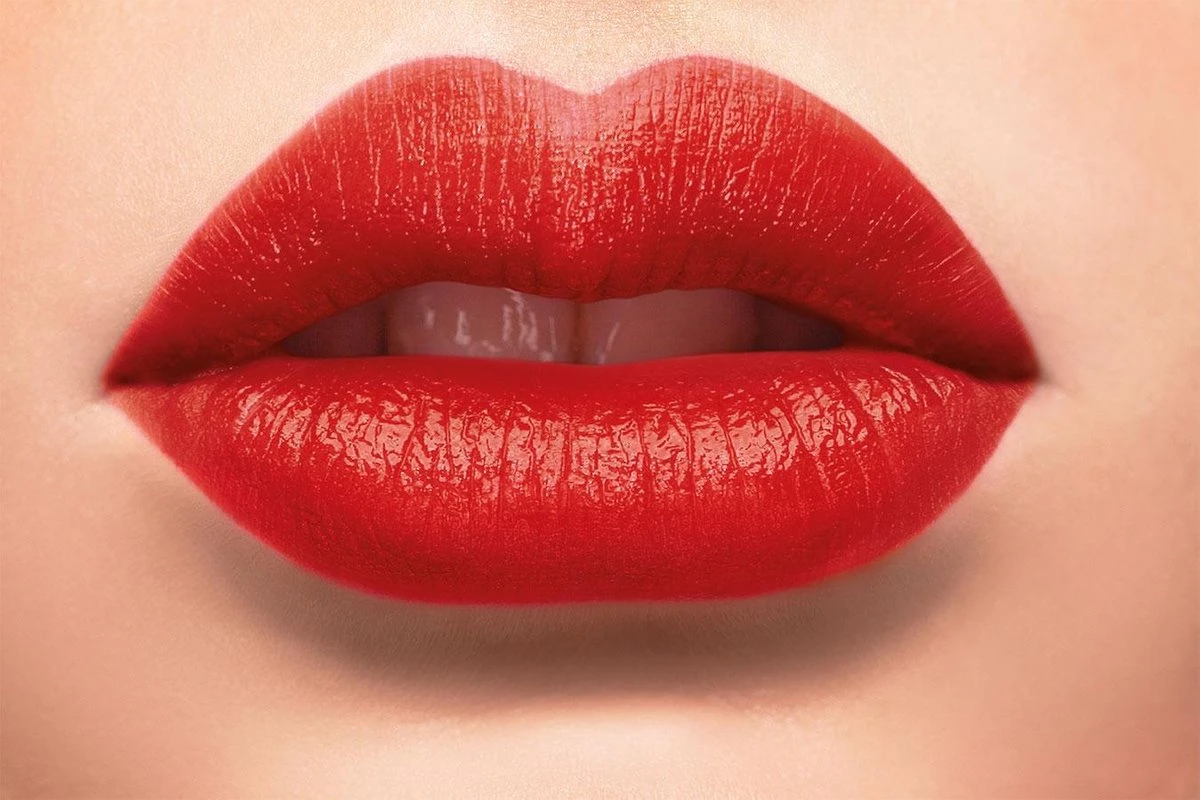 Rimmel London Lasting Finish BY KATE 15th Anniversary - 52 Idol Red - Lipstick 2 Rimmel London Lasting Finish BY KATE 15th Anniversary - 52 Idol Red - Lipstick - Afbeelding 2