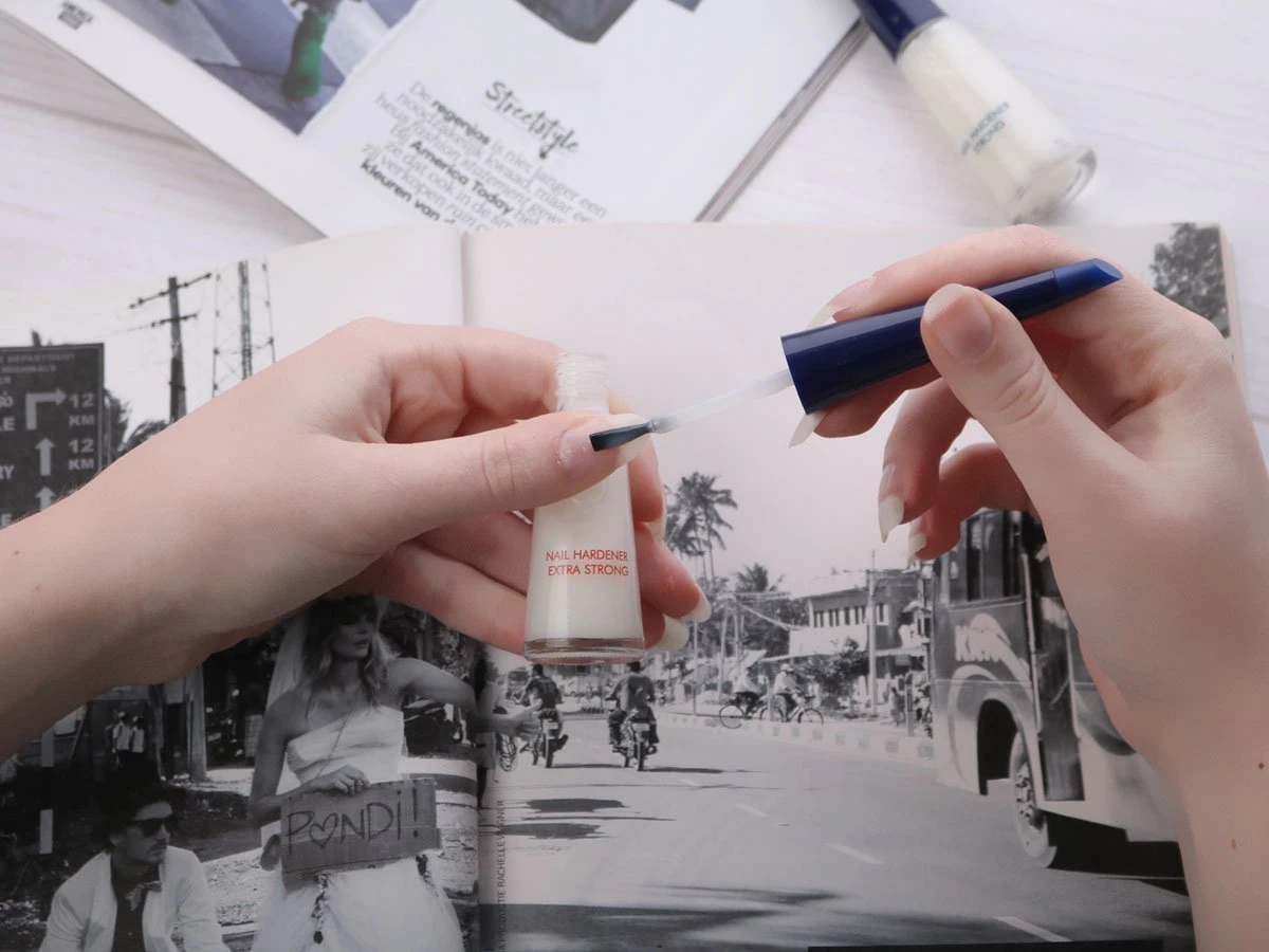 Herome Combi-Pack Exit Damaged Nails & Nagelverharder Extra Sterk (Nail Hardener Extra Strong) - Herstelt Beschadigde Nagels En Zorgt Voor Ijzersterke Nagels - 7ml. & 10ml. 6 Herome Combi-Pack Exit Damaged Nails & Nagelverharder Extra Sterk (Nail Hardener Extra Strong) - Herstelt Beschadigde Nagels En Zorgt Voor Ijzersterke Nagels - 7ml. & 10ml. - Afbeelding 6