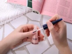 Herome Base Coat - Vult Oneffenheden Op Maakt De Nagel Egaal En Glad - Beschermt Tegen Verkleuren - TFS Hars- En Tolueenvrij - 10ml. -Cosmetisch Kortingswinkel 1200x900 16