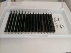 Lashes & More Wimperextensions - One By One - C Krul – Dikte 0.20 – Lengte Mixed – 16 Rijen In Een Tray - Nepwimpers - Flat Lashes - Verkrijgbaar In C En D Krul En In Dikte 0.15 En 0.20 -Cosmetisch Kortingswinkel 1200x900 31