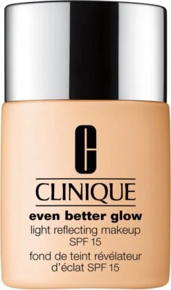 Clinique Even Better Glow Foundation - WN04 Bone -Cosmetisch Kortingswinkel 709x1200