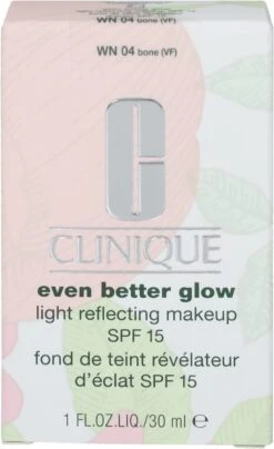 Clinique Even Better Glow Foundation - WN04 Bone -Cosmetisch Kortingswinkel 733x1200 2