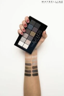 Maybelline The Rock Nudes Oogschaduwpallet- 12 Rock Nudes Blauw Tinten -Cosmetisch Kortingswinkel 800x1200 30