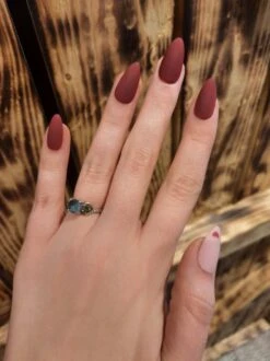 SD Press On Nails - Plaknagels - Gelnagels - 20 Stuks - Handgemaakte Nagels No. 10 Heartbeat - Hartjes - Matte Rood - Nepnagels - Kort Stiletto - Nagelstudio - Gellak - Plaknagels Met Lijm - Nail Art - Accessoires - Valentijn - Cadeau Voor Haar -Cosmetisch Kortingswinkel 899x1200 2