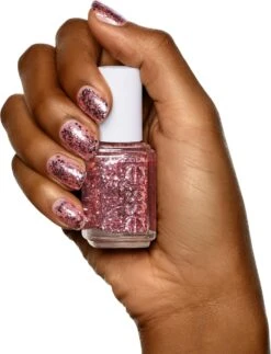 Essie A Cut Above - Glitter - Nagellak -Cosmetisch Kortingswinkel 918x1200