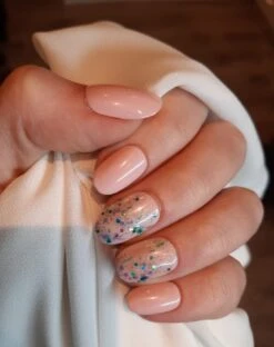 SD Press On Nails - B-Series - Plaknagels - Gelnagels - Handgemaakt - 20 Stuks - B37 - Nude Nagels Met Glitter - Nepnagels Met Lijm - Korter Rond - Accessoires - Nagelstudio - Gellak - Nageltips - Nagelset - Nagelstudio - Nagels Met Lijm - Nepnagels -Cosmetisch Kortingswinkel 949x1200