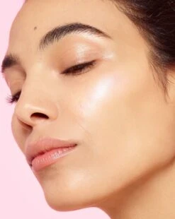 L’Oréal Paris 01 Iconoc Glow Highlighter - Poeder Highlighter - 9 Gr. -Cosmetisch Kortingswinkel 957x1200