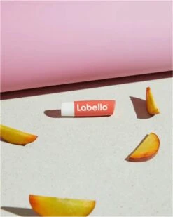 Labello Fruity Shine Peach Lippenbalsem - 5.5ml -Cosmetisch Kortingswinkel 959x1200 6