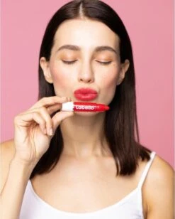 Labello Crayon Lipstick Poppy Red -Cosmetisch Kortingswinkel 962x1200 4